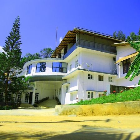 La Flora Beverly Hill Resort Madikeri Exterior foto